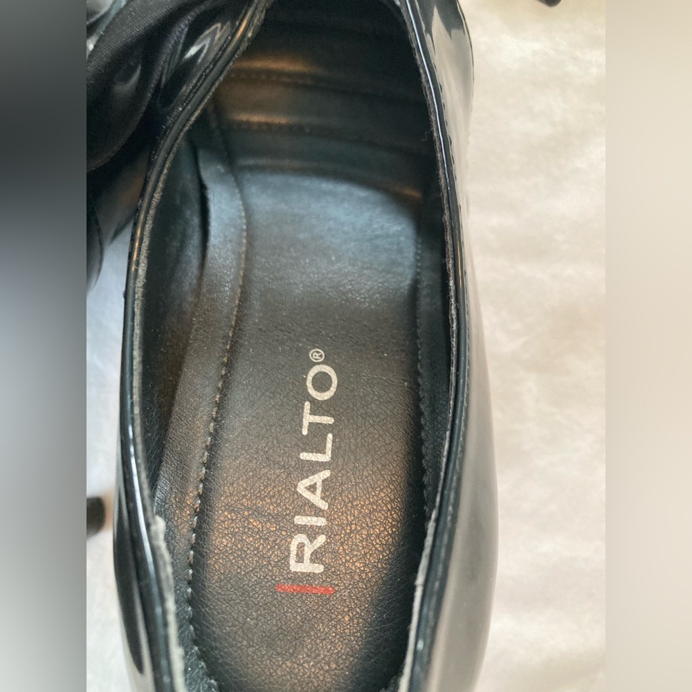 Rialto Black Bow Heels - Picture 7 of 11